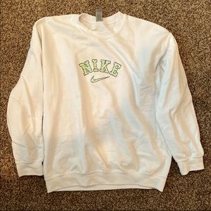 nike embroidered sweatshirt